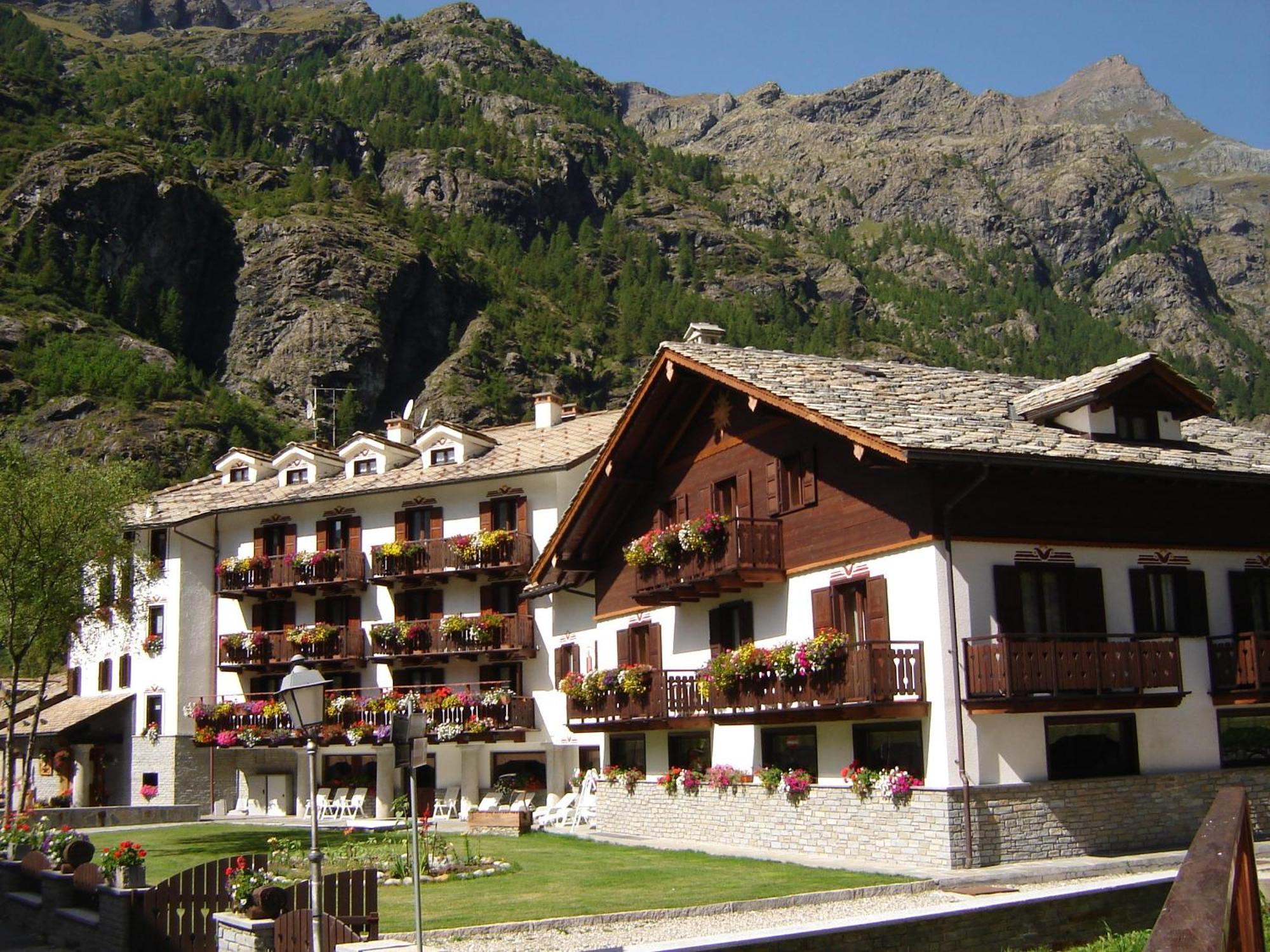 Hotel Jolanda Sport Gressoney-la-Trinité Buitenkant foto