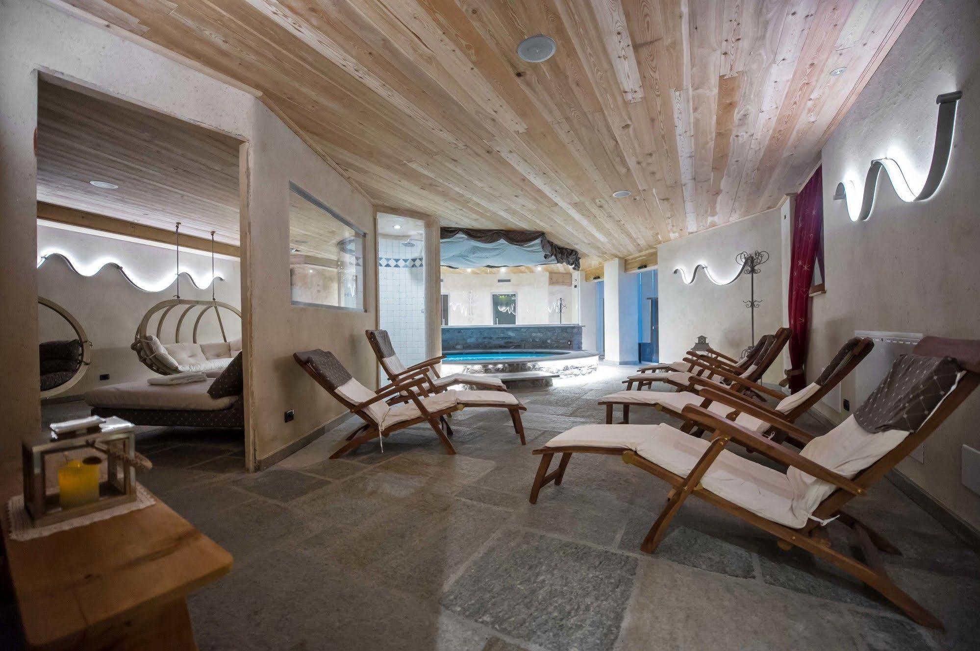 Hotel Jolanda Sport Gressoney-la-Trinité Buitenkant foto
